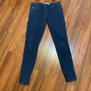 Hollister 9R  size w29/L31 in used  condition